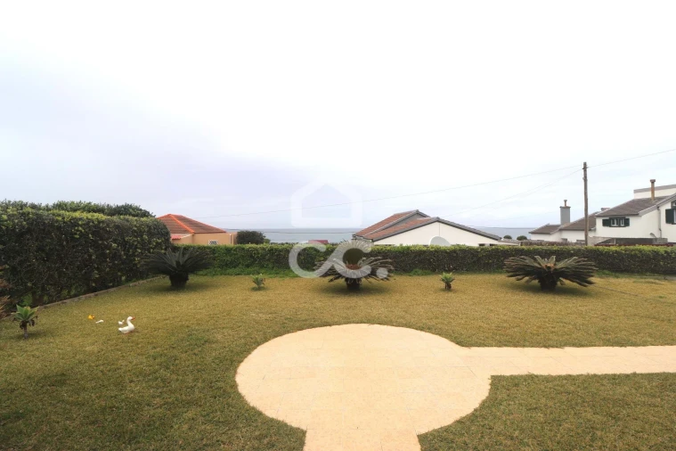 Moradia T4 para Venda em Mosteiros Foto 10