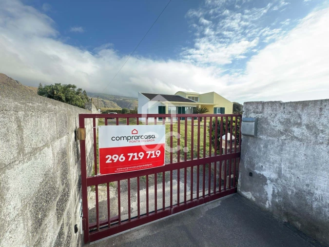 Moradia T4 para Venda em Mosteiros Foto 4