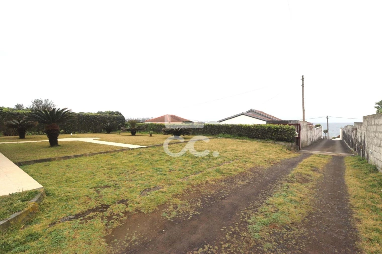 Moradia T4 para Venda em Mosteiros Foto 8