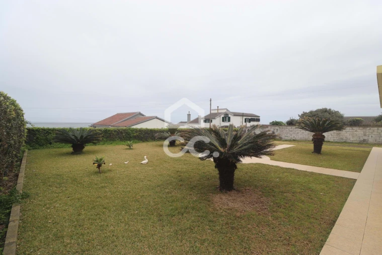 Moradia T4 para Venda em Mosteiros Foto 9