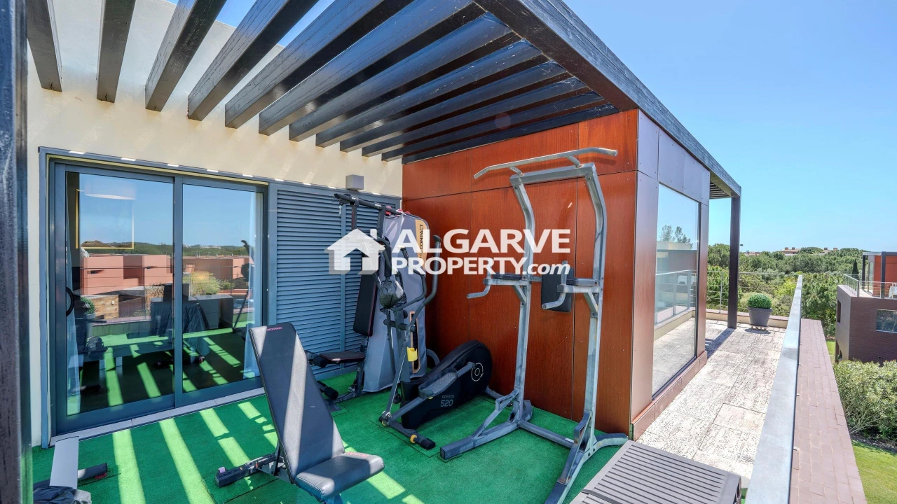 Apartamento T3 para Venda em Quarteira Foto 25