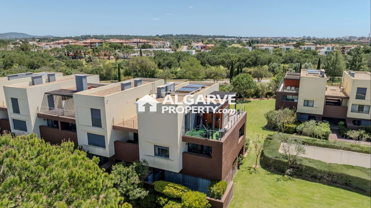 Apartamento T3 para Venda em Quarteira Foto 37