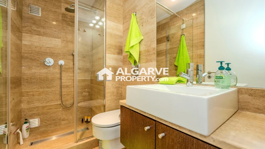 Apartamento T3 para Venda em Quarteira Foto 13