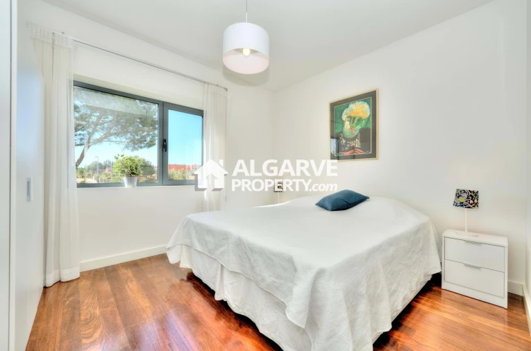 Apartamento T3 para Venda em Quarteira Foto 11