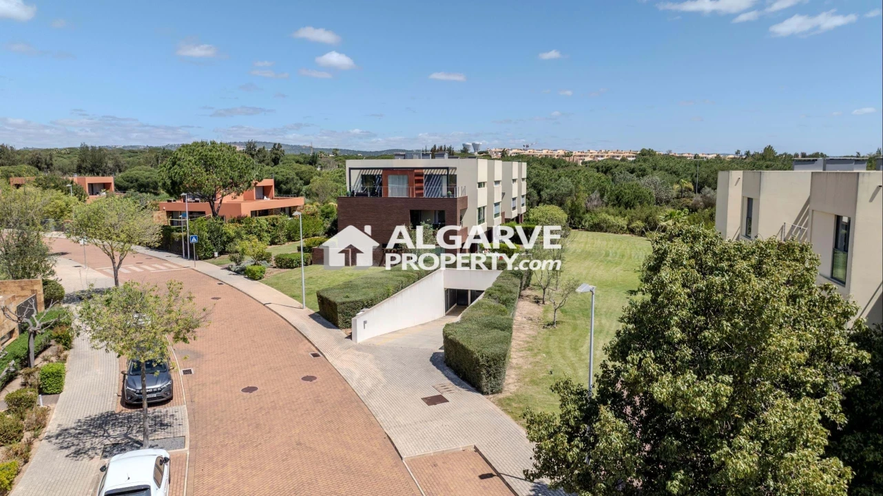 Apartamento T3 para Venda em Quarteira Foto 6