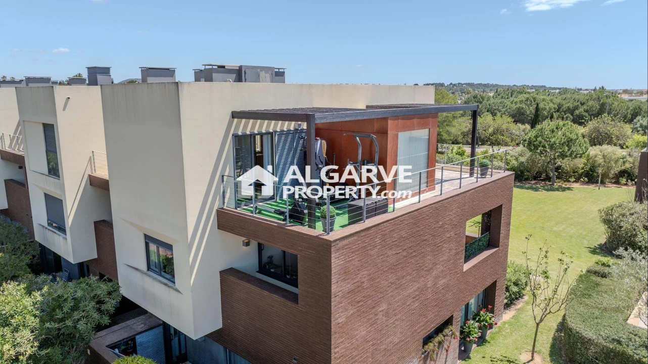 Apartamento T3 para Venda em Quarteira Foto 31