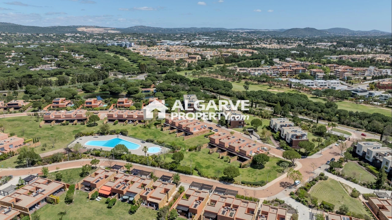 Apartamento T3 para Venda em Quarteira Foto 35