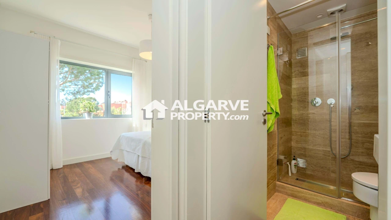 Apartamento T3 para Venda em Quarteira Foto 12