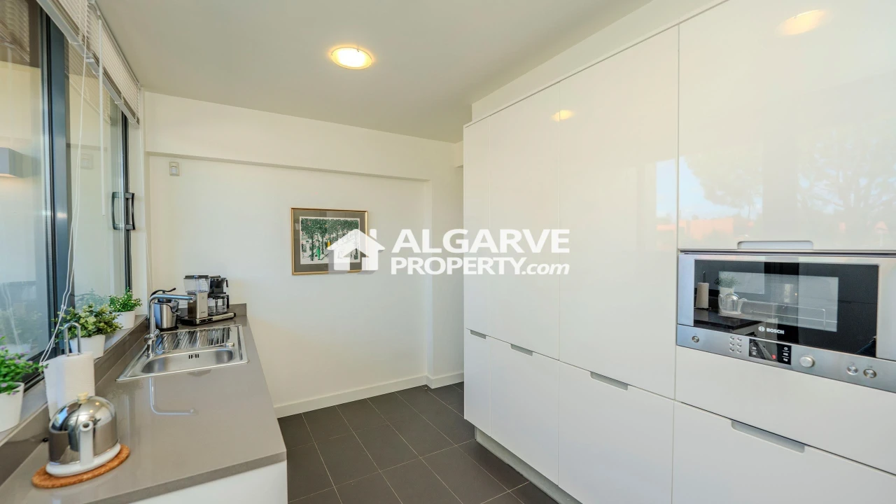 Apartamento T3 para Venda em Quarteira Foto 9