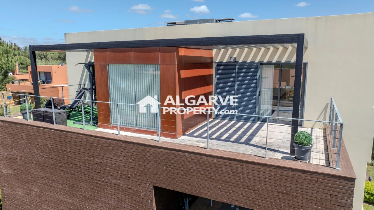 Apartamento T3 para Venda em Quarteira Foto 30