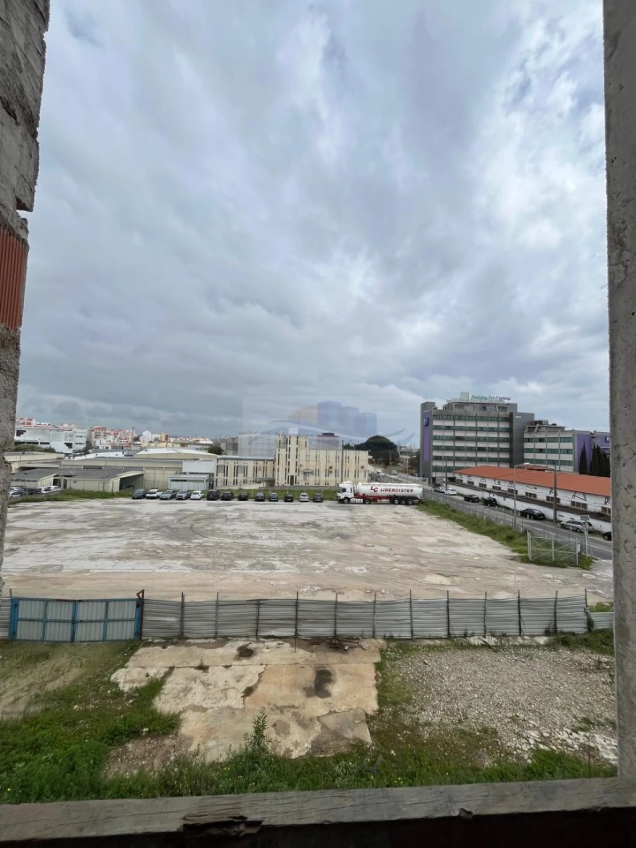 Terreno para Venda em Sacavém e Prior Velho Foto 1