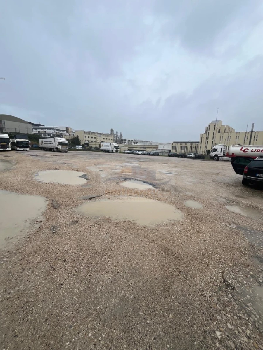 Terreno para Venda em Sacavém e Prior Velho Foto 7