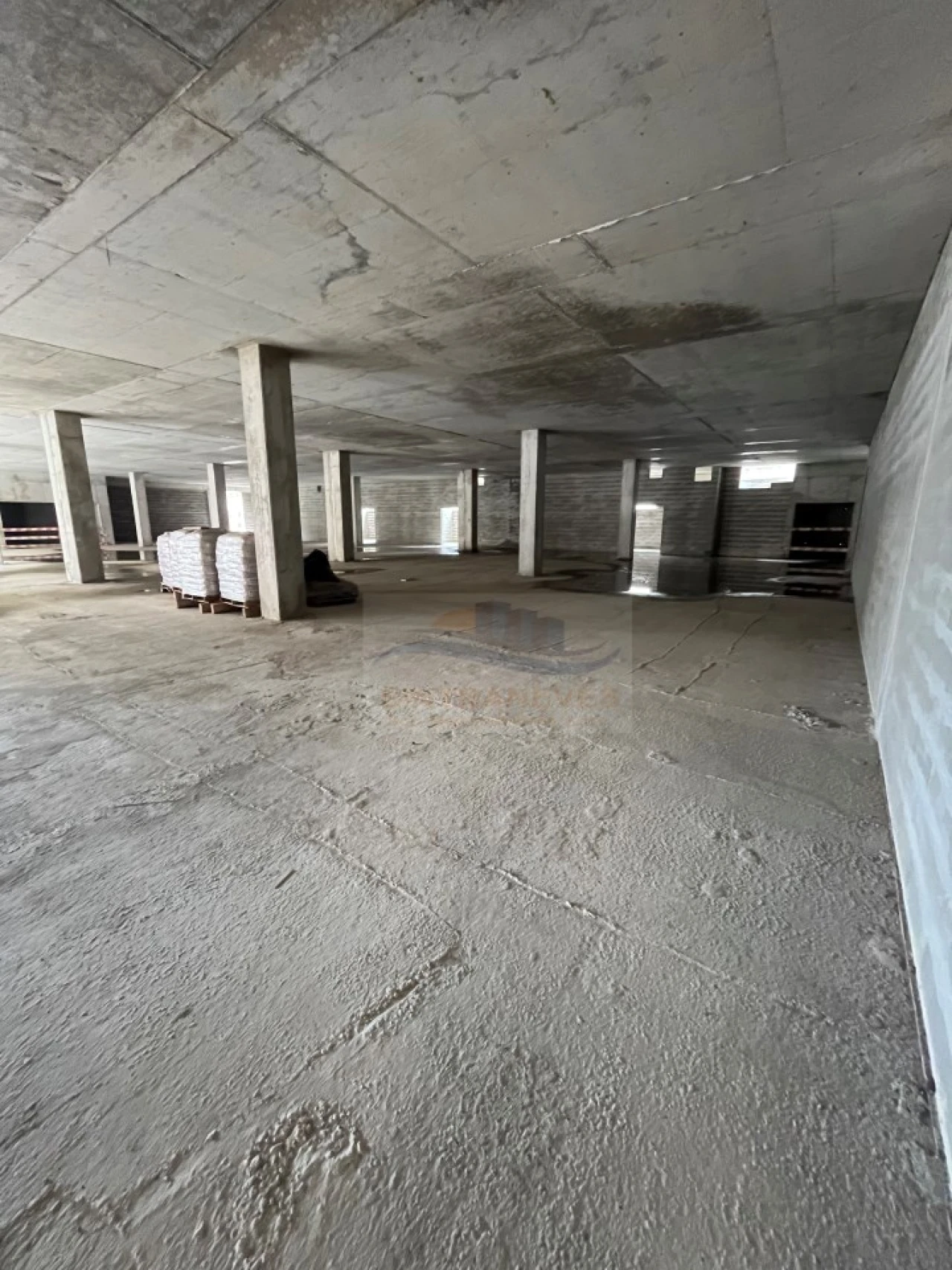 Armazém para Venda em Sacavém e Prior Velho Foto 3