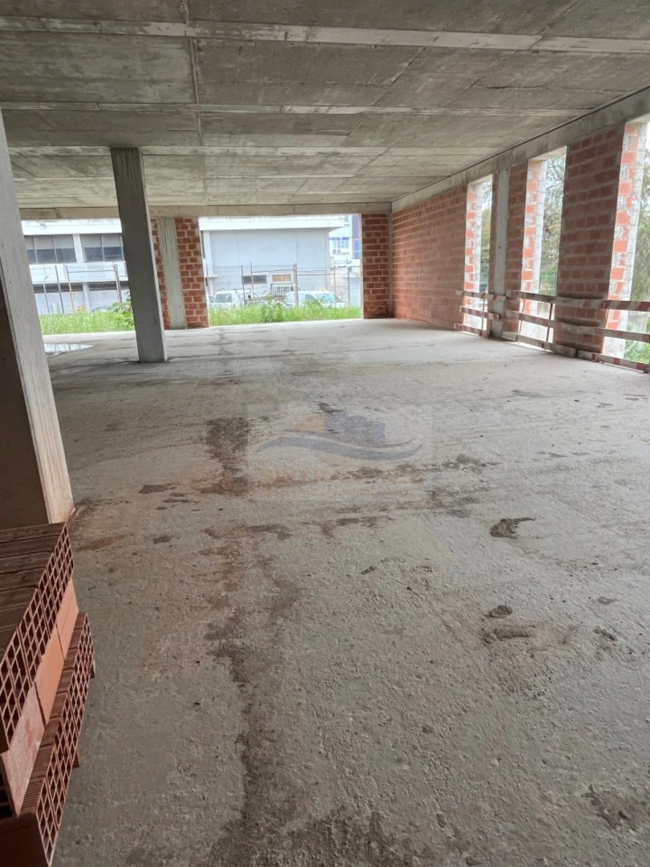 Armazém para Venda em Sacavém e Prior Velho Foto 6