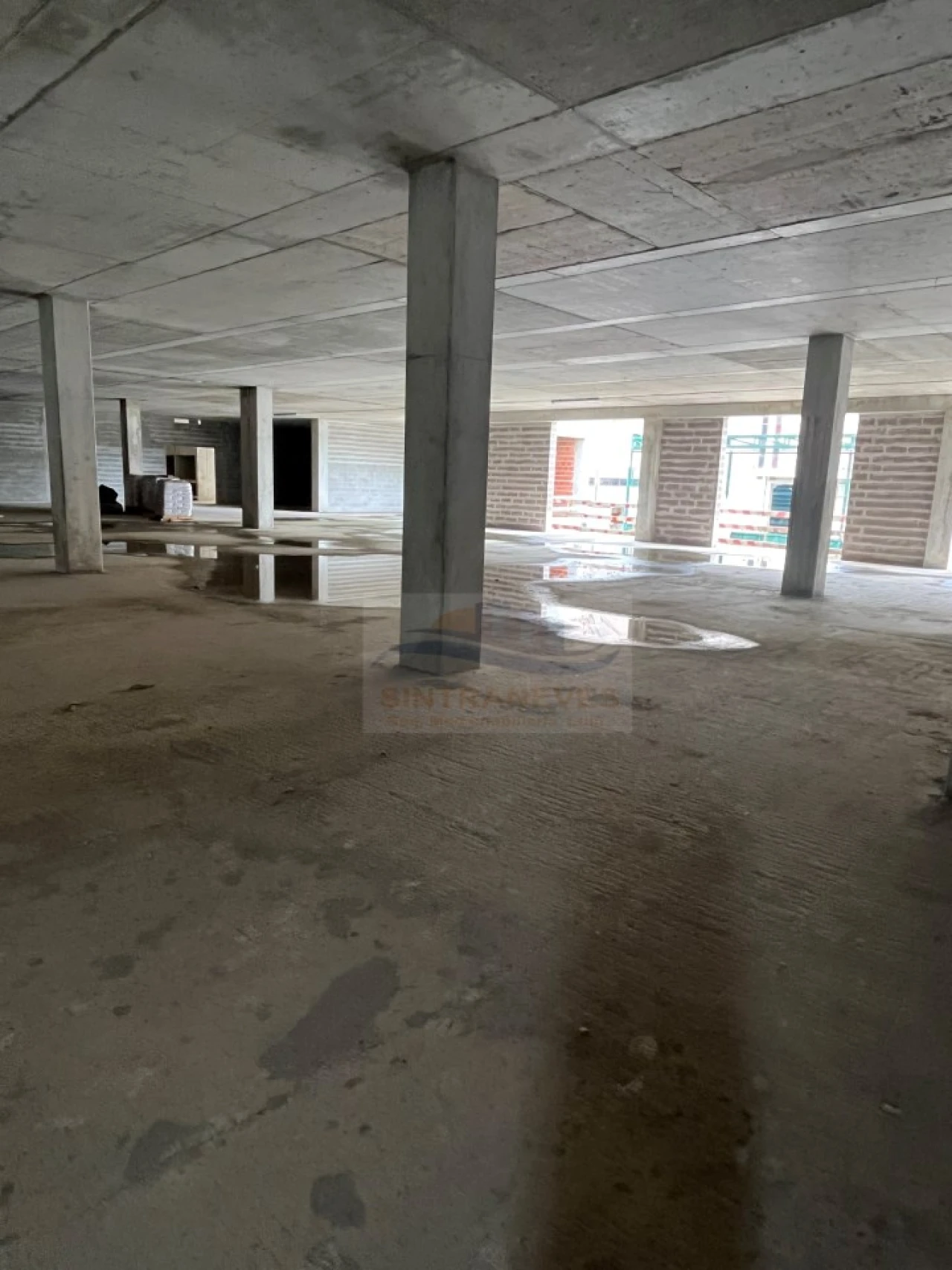 Armazém para Venda em Sacavém e Prior Velho Foto 7