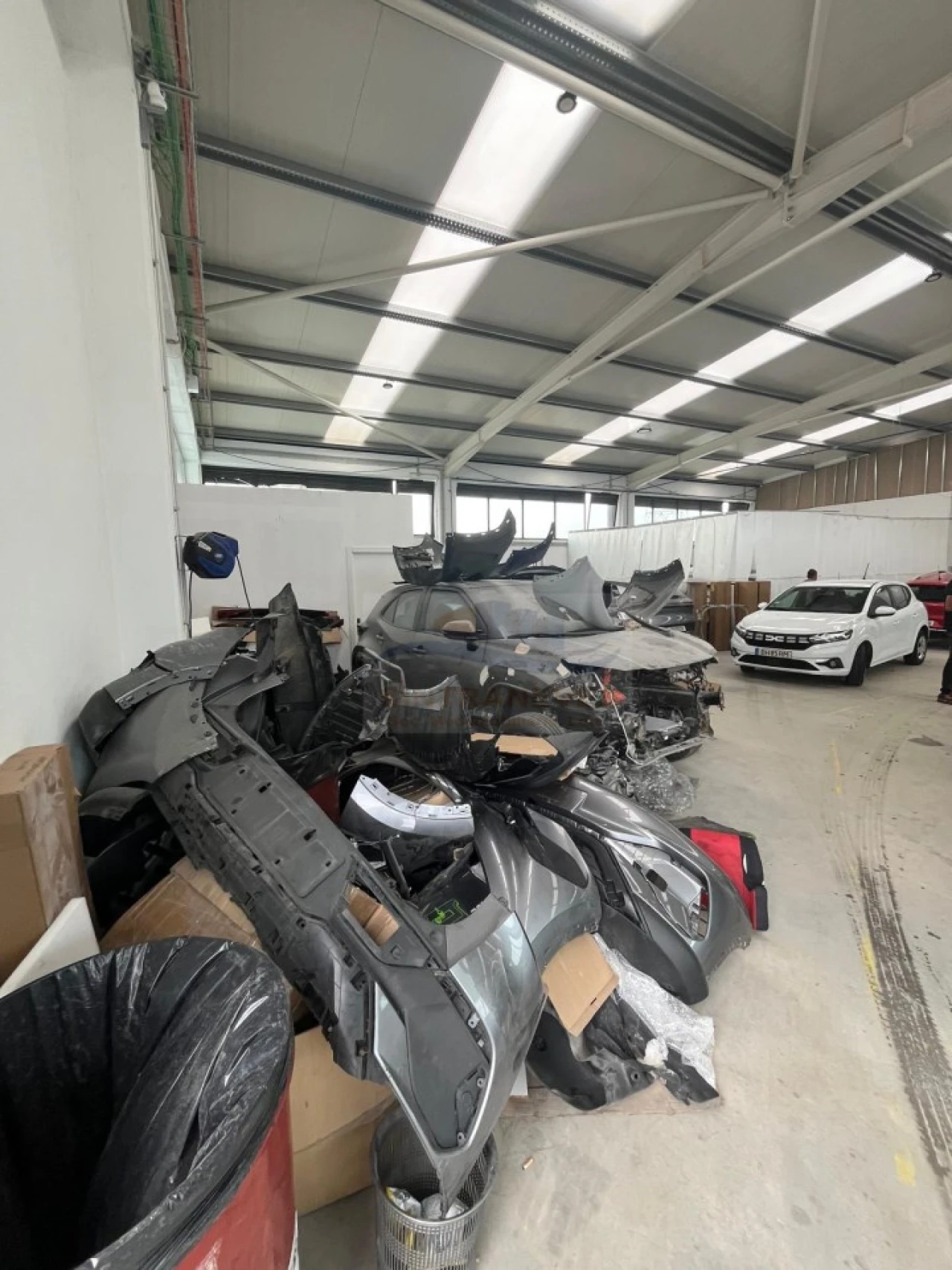 Armazém para Venda em Santo António dos Cavaleiros e Frielas Foto 8