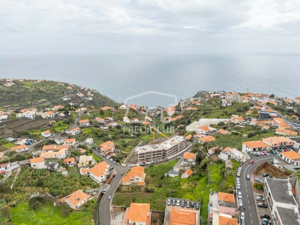 Apartamento T3 para Venda em Calheta Foto 23