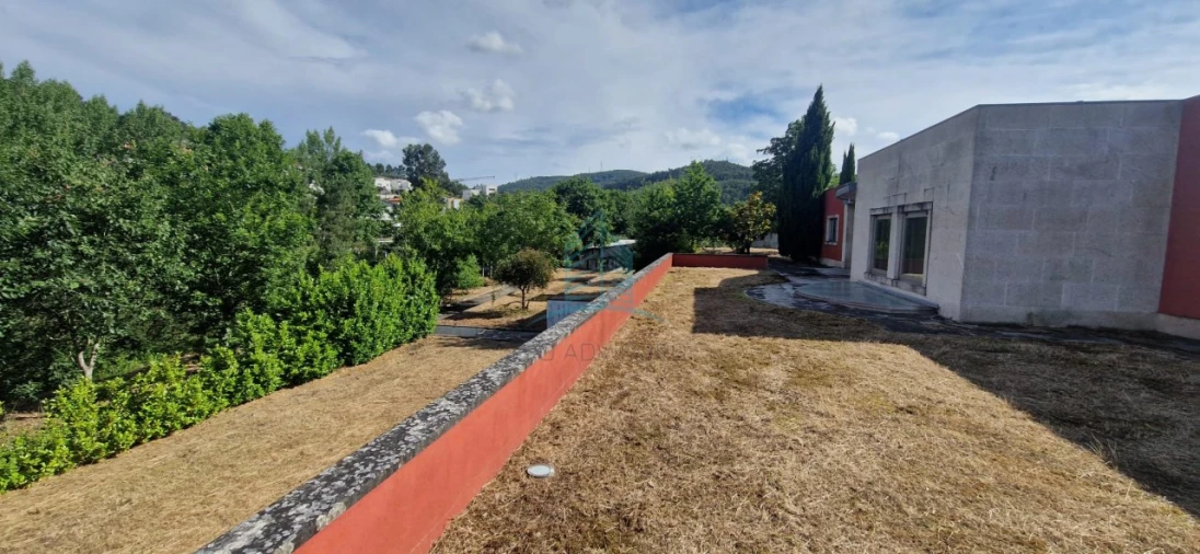 Moradia T4 para Venda em Vila Boa do Bispo Foto 31