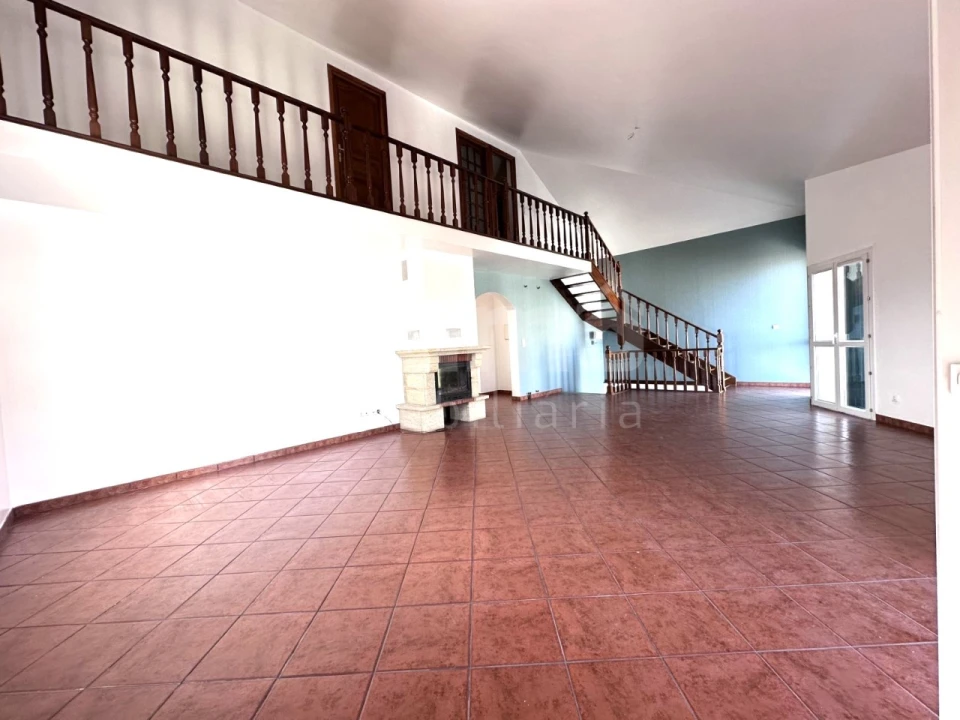 Moradia T5 para Venda em Vila Nova de Anha Foto 2