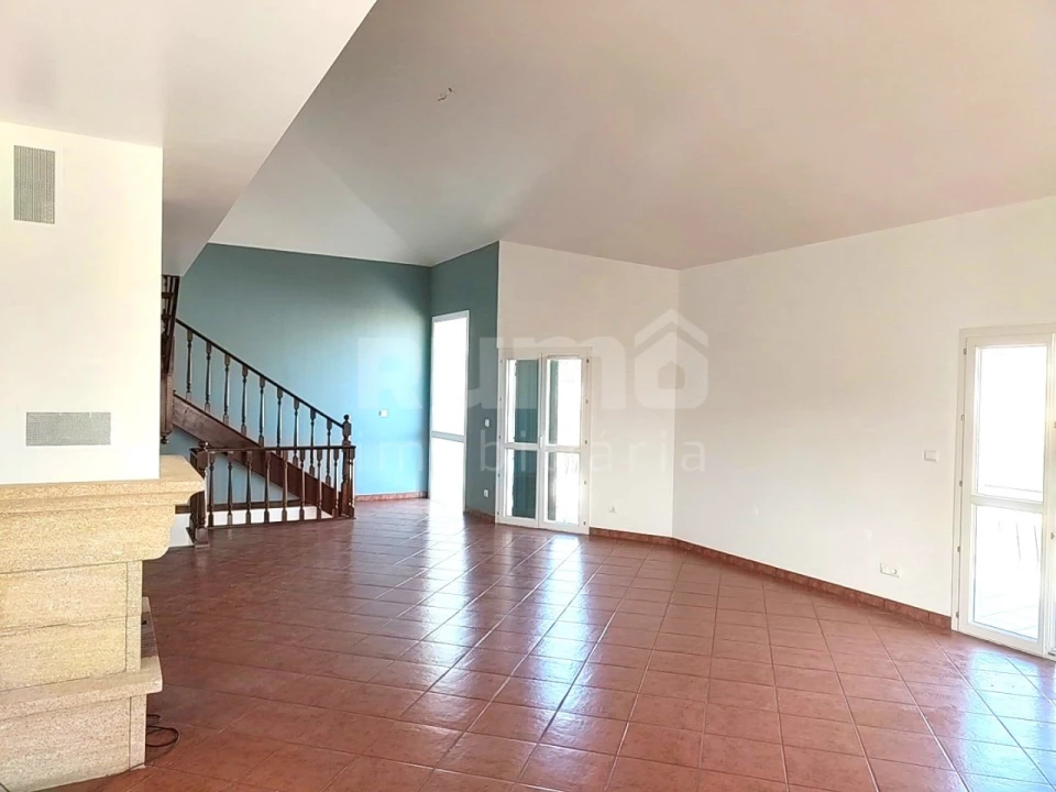 Moradia T5 para Venda em Vila Nova de Anha Foto 4