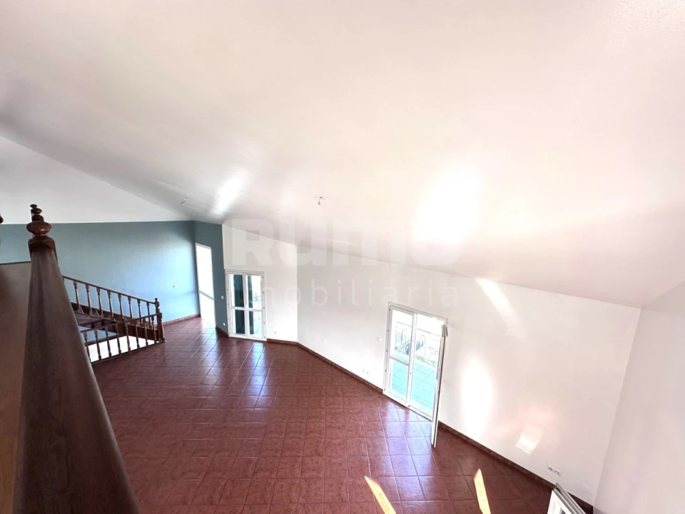 Moradia T5 para Venda em Vila Nova de Anha Foto 8