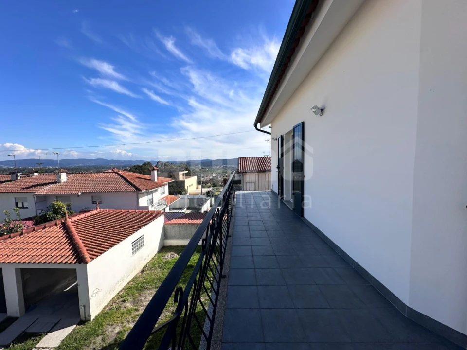 Moradia T5 para Venda em Vila Nova de Anha Foto 11