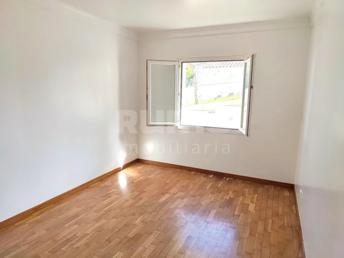 Moradia T5 para Venda em Vila Nova de Anha Foto 12