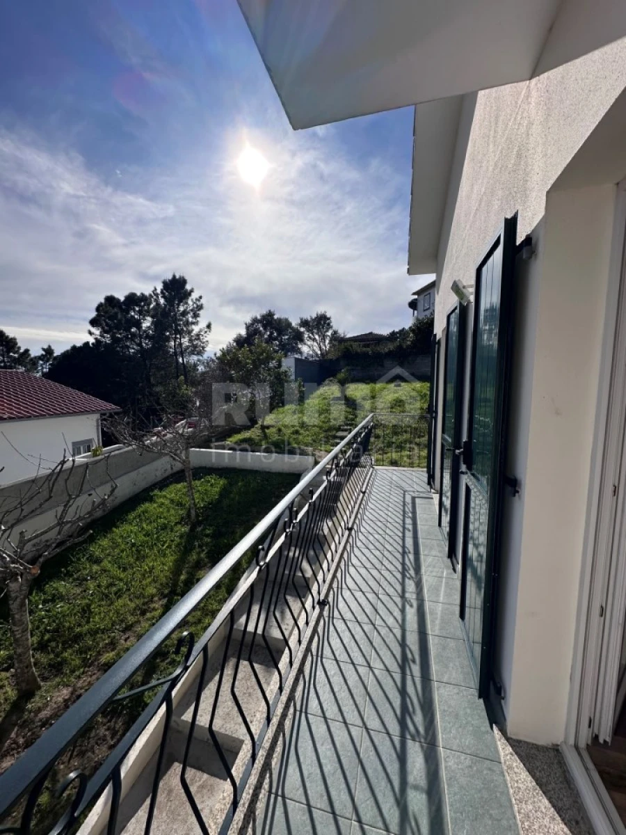 Moradia T5 para Venda em Vila Nova de Anha Foto 18