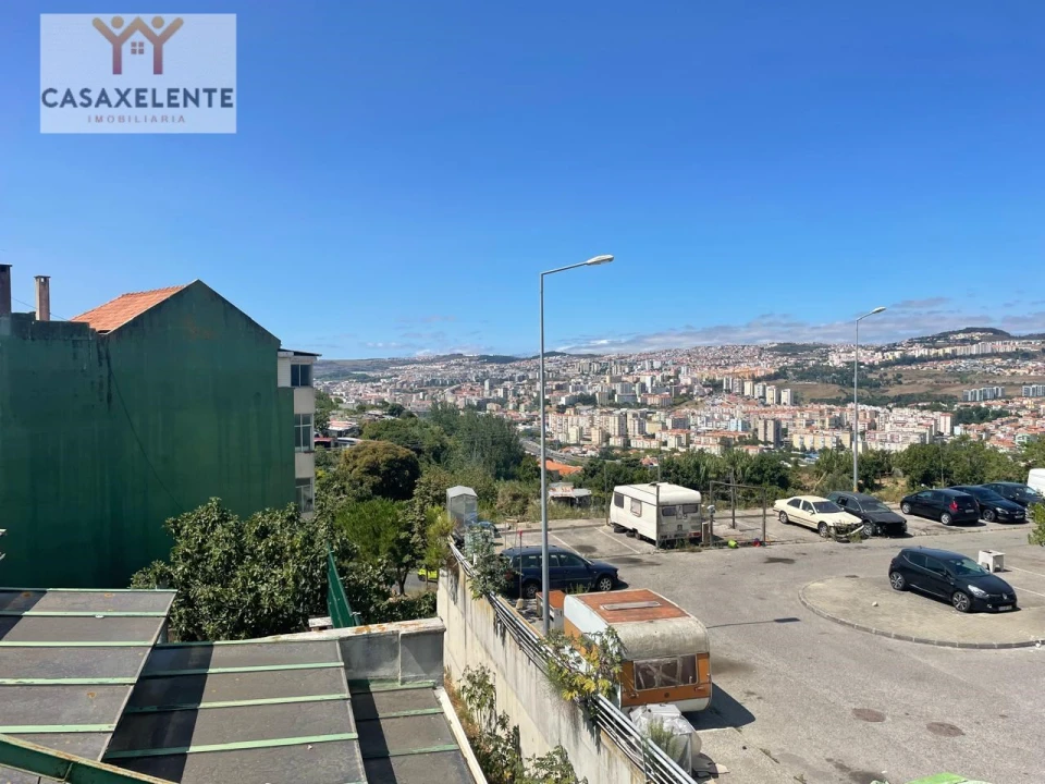 Prédio para Venda em Camarate, Unhos e Apelação Foto 1