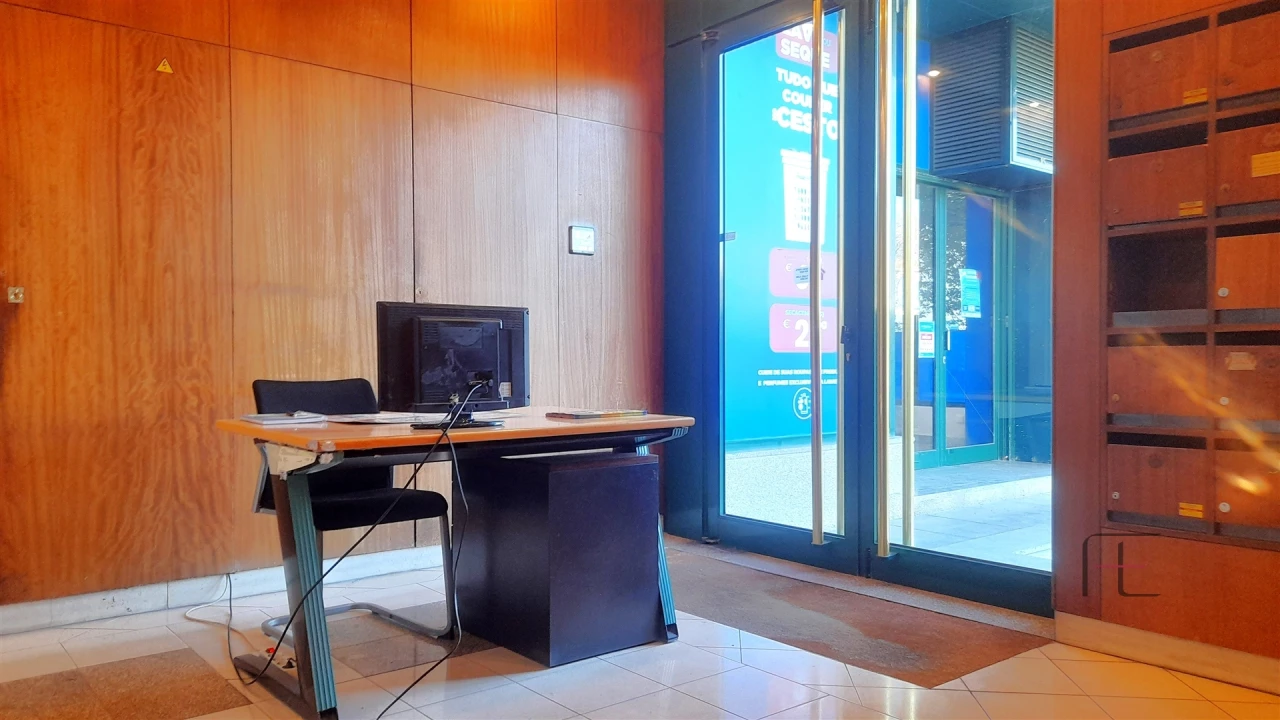 Escritório para Arrendamento em Ramalde Foto 3