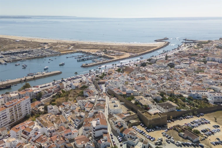 Moradia T1 para Venda em Lagos (São Sebastião e Santa Maria) Foto 16