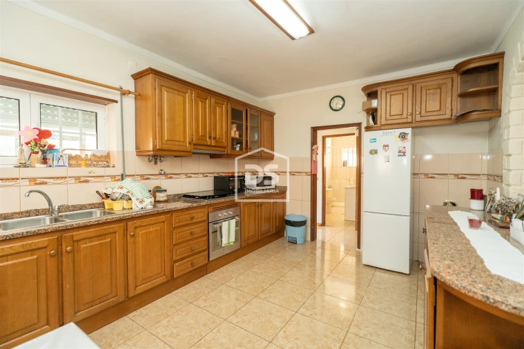 Moradia T5 para Venda em Lavos Foto 11