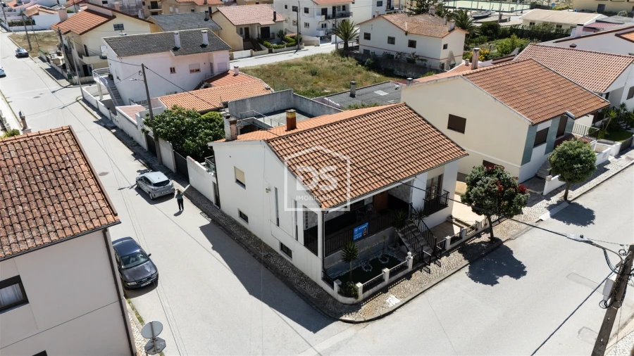 Moradia T5 para Venda em Lavos Foto 3