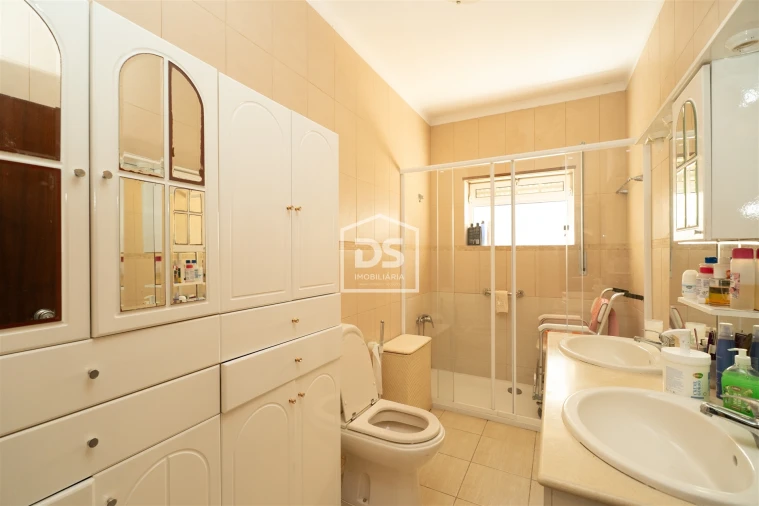 Moradia T5 para Venda em Lavos Foto 5