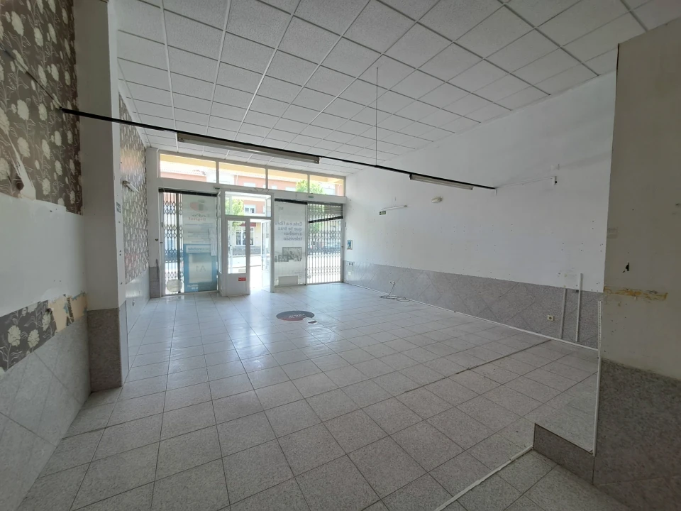 Loja para Arrendamento em Miranda do Douro Foto 9