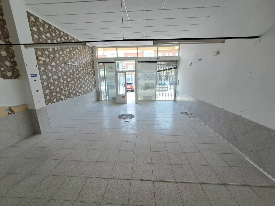 Loja para Arrendamento em Miranda do Douro Foto 1