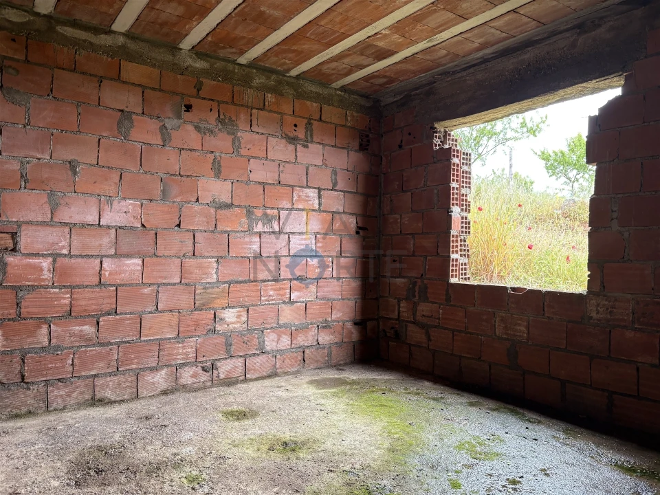 Moradia T0 para Venda em Castro Vicente Foto 19