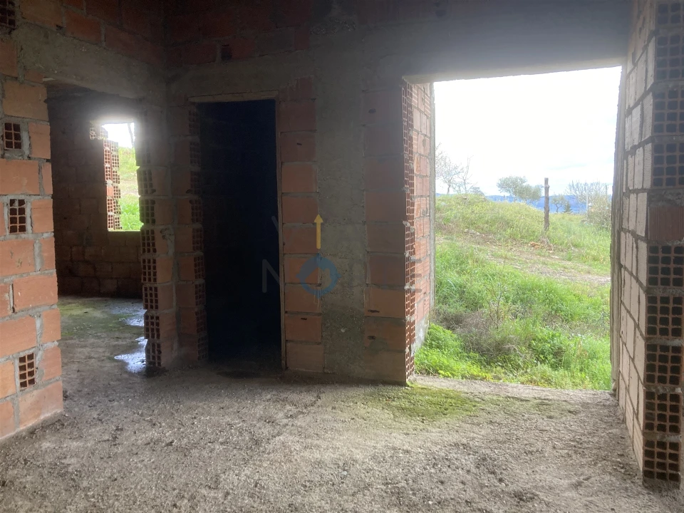 Moradia T0 para Venda em Castro Vicente Foto 10