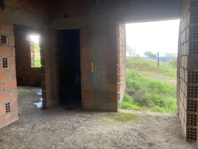 Moradia T0 para Venda em Castro Vicente Foto 10