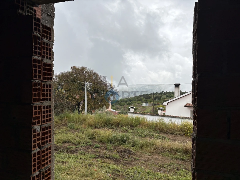 Moradia T0 para Venda em Castro Vicente Foto 16