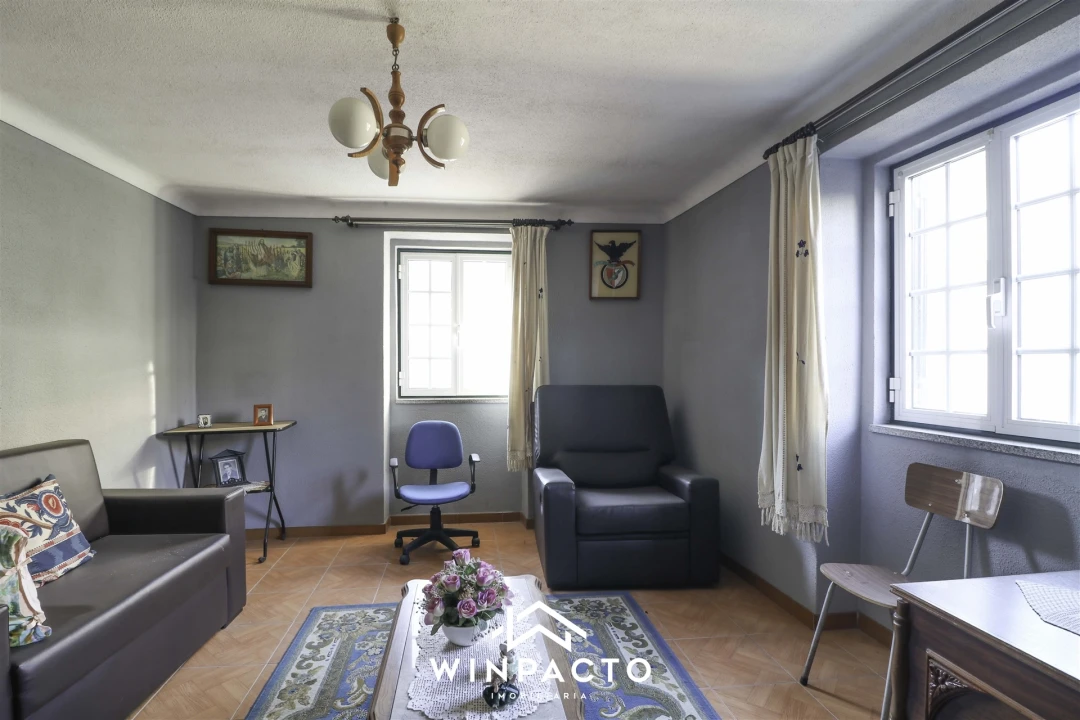 Moradia T2 para Venda em Santiago de Cassurrães e Póvoa de Cervães Foto 13