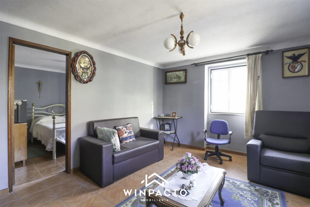 Moradia T2 para Venda em Santiago de Cassurrães e Póvoa de Cervães Foto 15