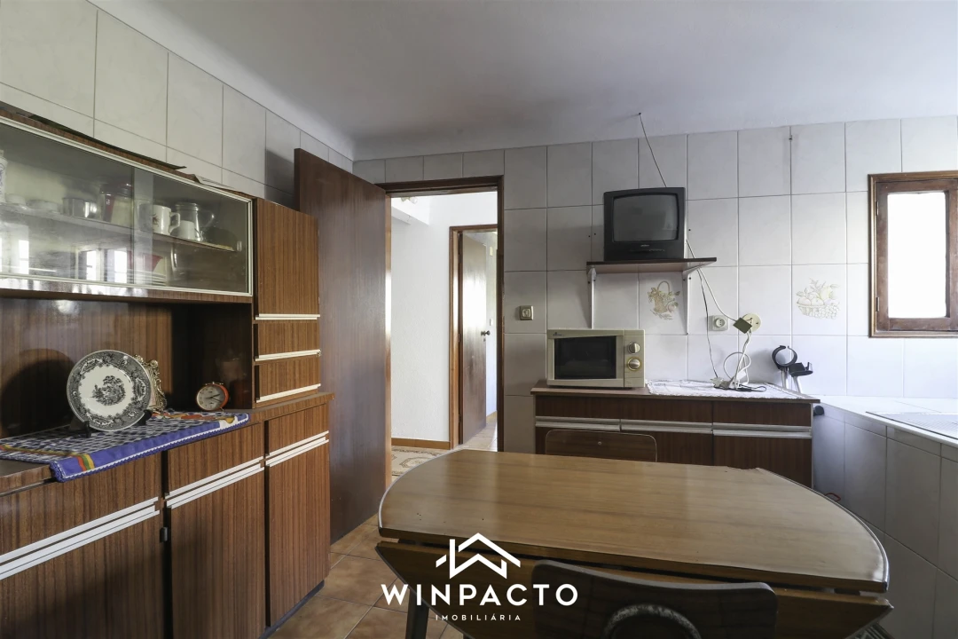 Moradia T2 para Venda em Santiago de Cassurrães e Póvoa de Cervães Foto 7