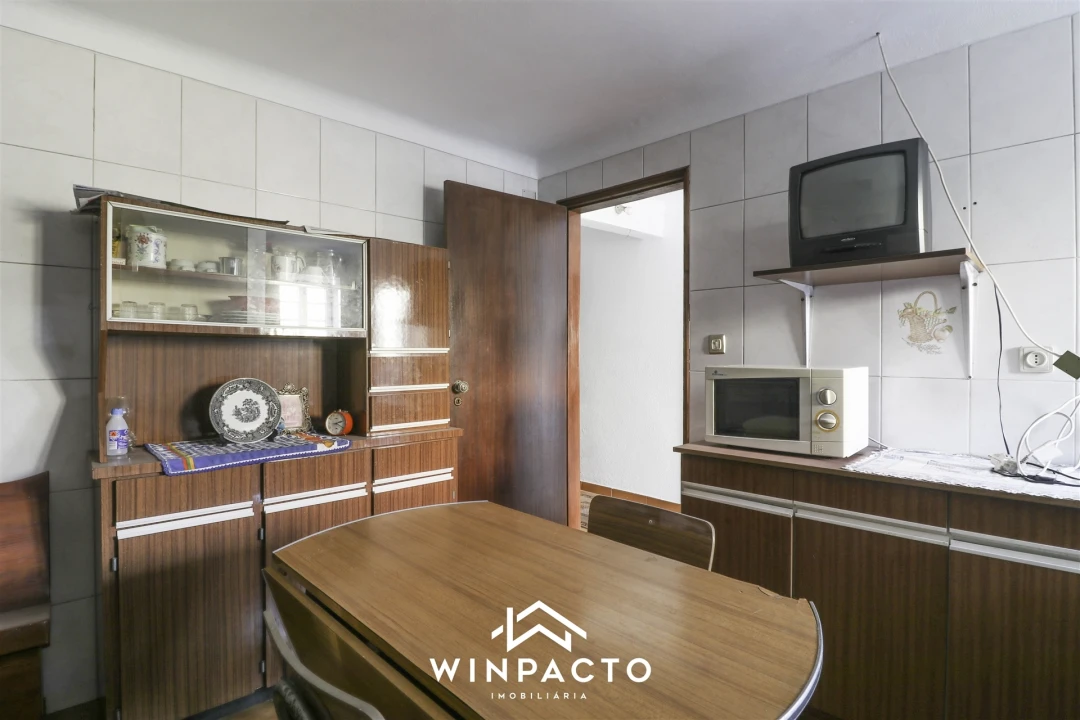 Moradia T2 para Venda em Santiago de Cassurrães e Póvoa de Cervães Foto 9