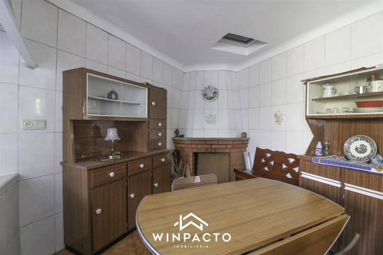 Moradia T2 para Venda em Santiago de Cassurrães e Póvoa de Cervães Foto 10