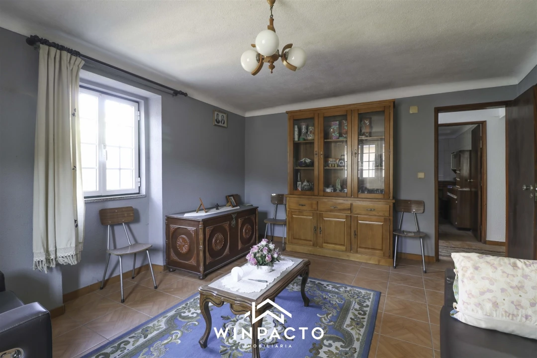 Moradia T2 para Venda em Santiago de Cassurrães e Póvoa de Cervães Foto 17