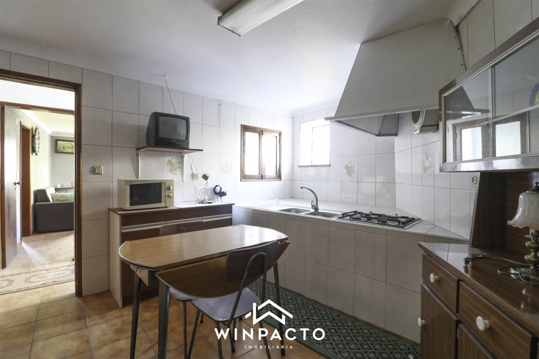 Moradia T2 para Venda em Santiago de Cassurrães e Póvoa de Cervães Foto 6