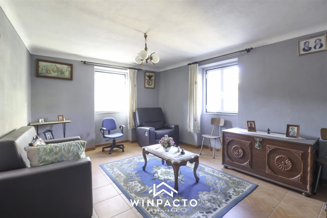 Moradia T2 para Venda em Santiago de Cassurrães e Póvoa de Cervães Foto 11