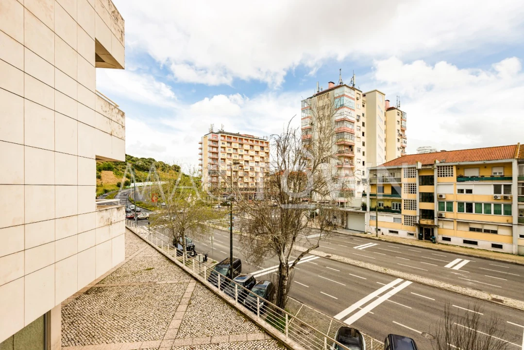 Apartamento T2 para Venda em Alvalade Foto 2
