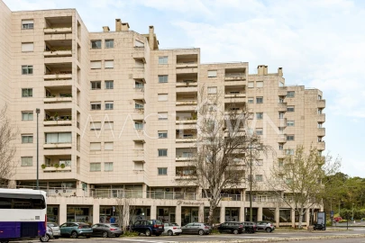 Apartamento T2 para Venda em Alvalade